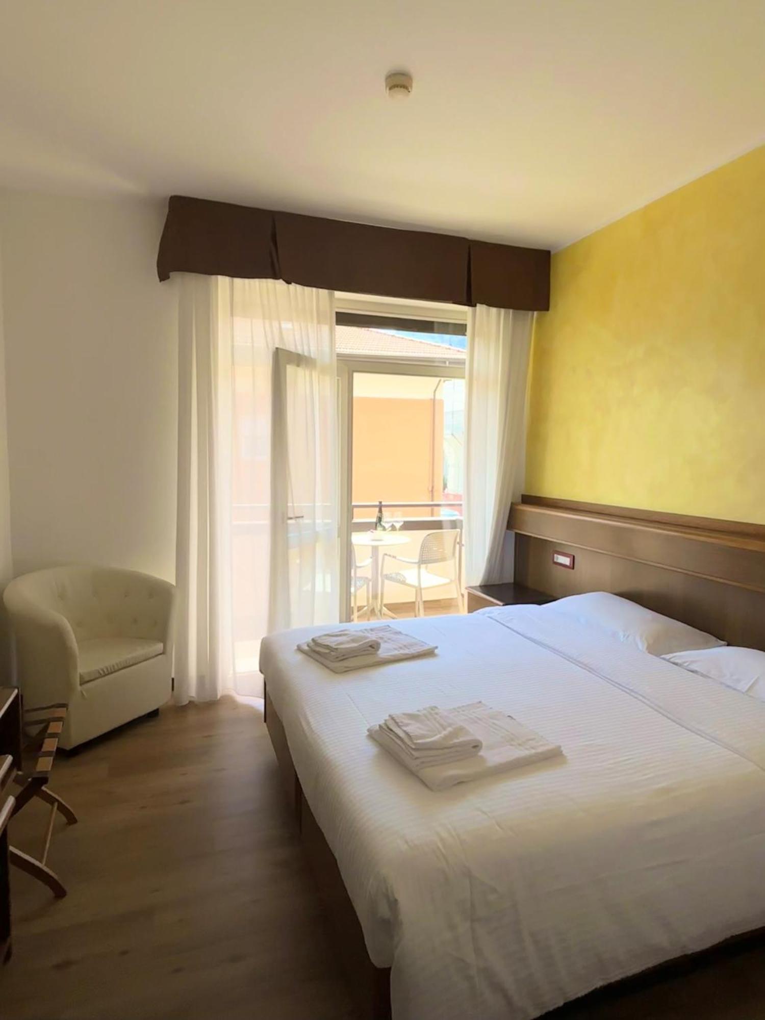 Sunlake Hotel Riva del Garda Exterior foto